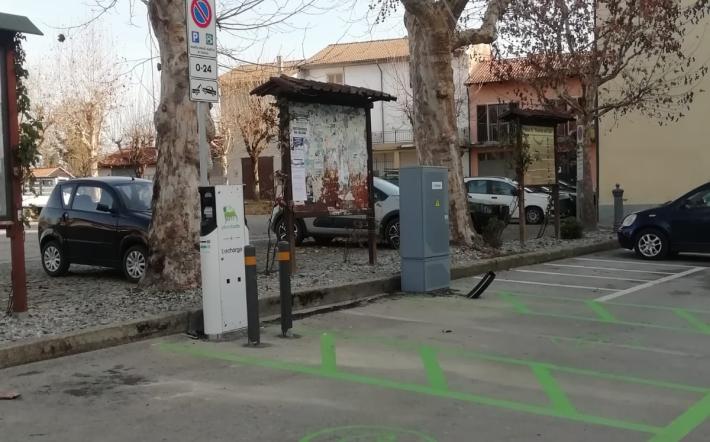 Due colonnine di ricarica per auto elettriche a Niella