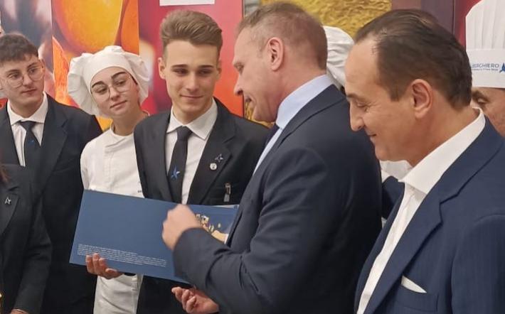 Mondovì: “Giolitti-Bellisario-Paire” alla Fruit Logistica di Berlino riceve il riconoscimento del ministro Lollobrigida