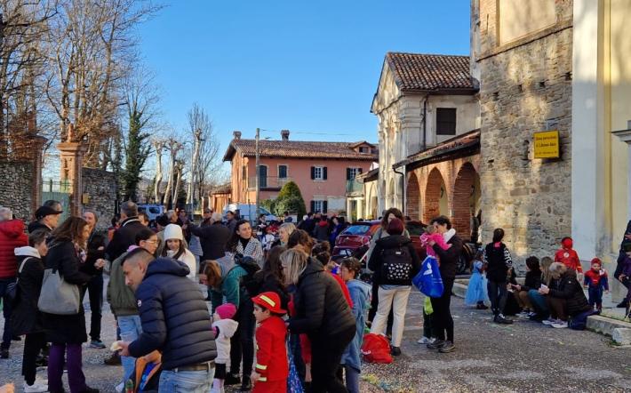 Successo per il carnevale in piazza a Lesegno