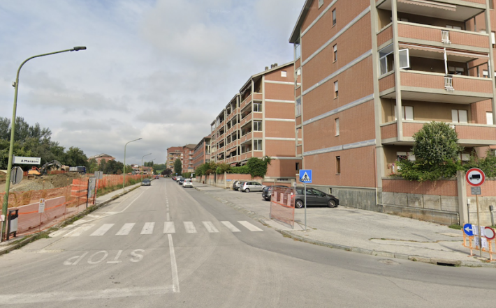 Mondovì: cede il manto stradale, via Manzoni chiusa all'incrocio con corso Europa