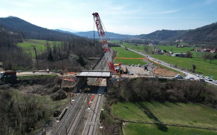 Lavori al cavalcaferrovia di San Michele: posato (in anticipo) il nuovo impalcato