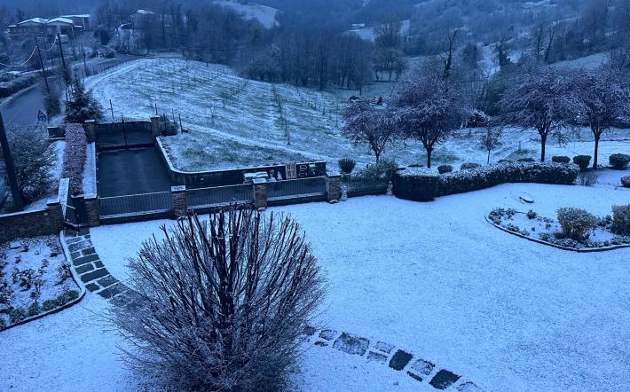 Il nevischio di fine marzo anche in collina