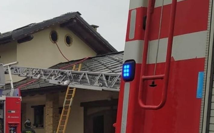 Principio di incendio sul tetto di un’abitazione a Beinette 