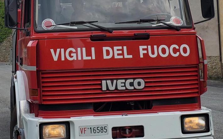 Garessio, interventi dei vigili del fuoco volontari: furgone ribaltato a Trappa e albero caduto sul colle