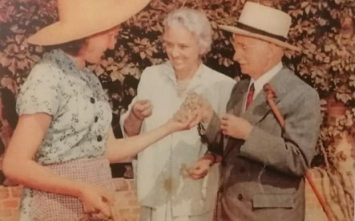 Maria Rosa Gonella: «Sono io la contadina doglianese con Einaudi e Donna Ida nella celebre foto del ‘59»