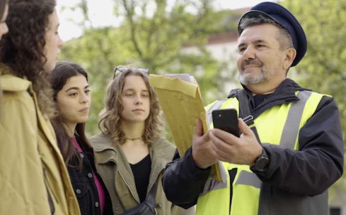 È l'artista piozzese Pippo Bessone il protagonista del nuovo spot di "Tabui", l'app innovativa per il turismo