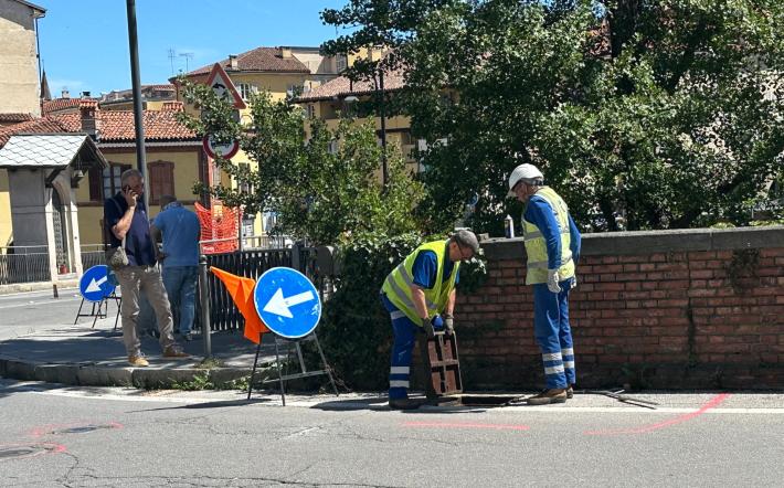 Mondovì: chiude una corsia del ponte della Madonnina. Verifiche sulle condutture del metano