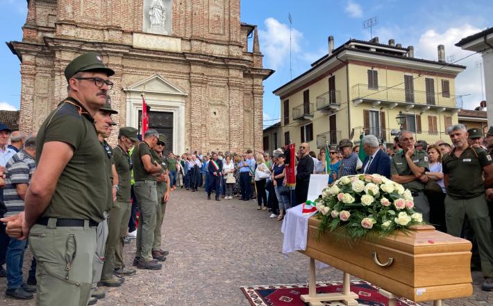 Lungo e commosso addio a Mauro Fissore, sindaco sentinella della terra 