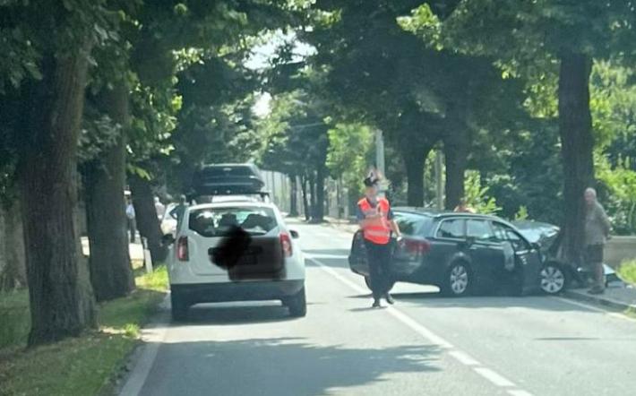 Bagnasco, incidente stradale: auto contro albero sulla statale