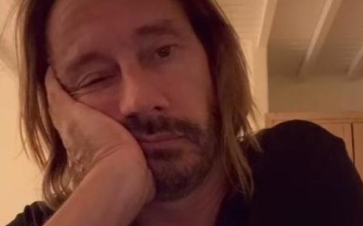 Bob Sinclar: "Ballate e mettete via i cellulari"