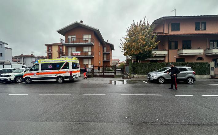 Mondovì: personale sanitario assiste la signora ritrovata in mattinata