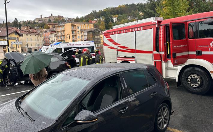 Incidente in via Malfatti, due mezzi coinvolti