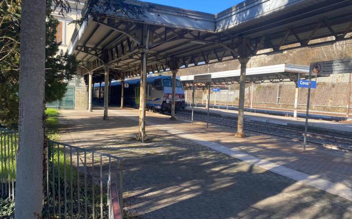 Treni in ritardo: azione dimostrativa dei sindaci