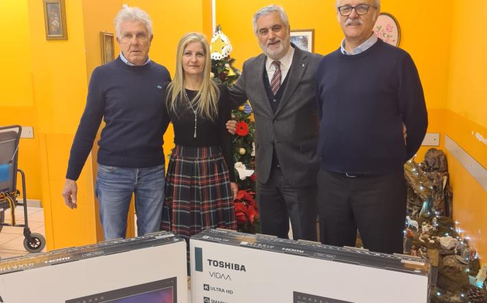 L’associazione “Fai entrare il sole” consegna due televisori alla Casa di riposo di Vicoforte