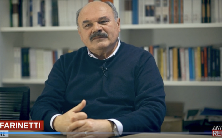 Farinetti nel mirino di Report con l’operazione Lurisia. L'imprenditore che ha venduto alla multinazionale: “Coca Cola tra le multinazionali più etiche”. 