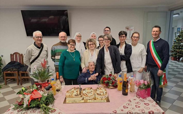 Piozzo: la centenaria Maddalena festeggiata nella Casa di Riposo dell’Alba Rosa