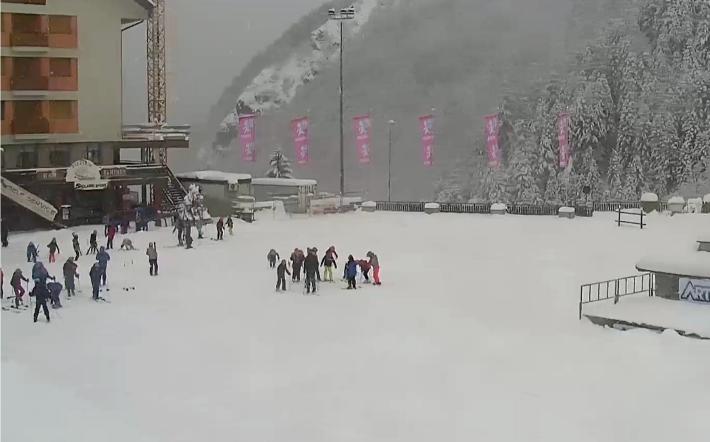 Meteo in Piemonte: la nevicata in quota sul Mondolè