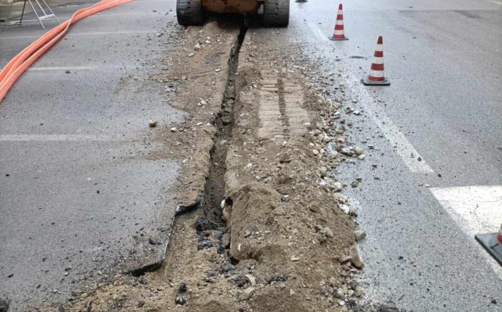 San Michele: la minoranza critica i lavori per la fibra