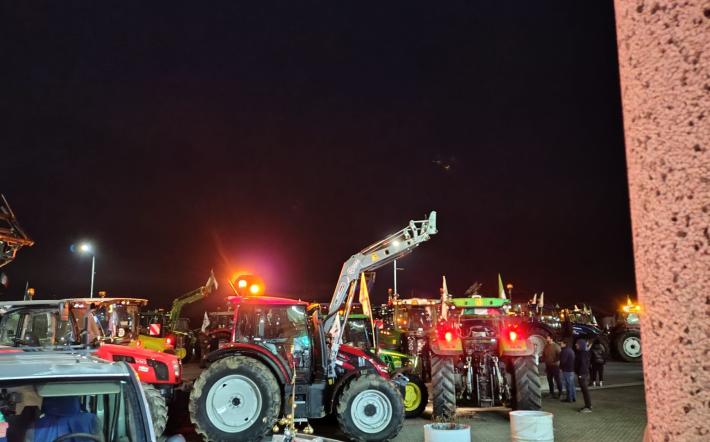 Peveragno: la protesta degli agricoltori da tre giorni in presidio 