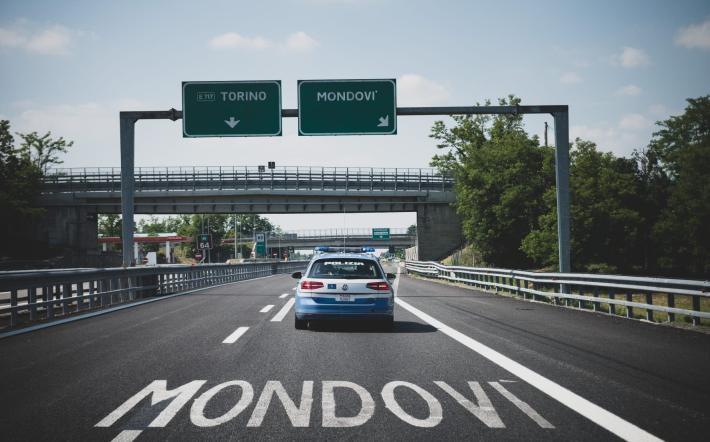 Polizia Stradale di Mondovì salva un uomo sulla Torino - Savona