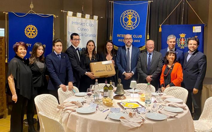 Mondovì: nuovo defibrillatore ai Licei grazie all’attività dei Rotary