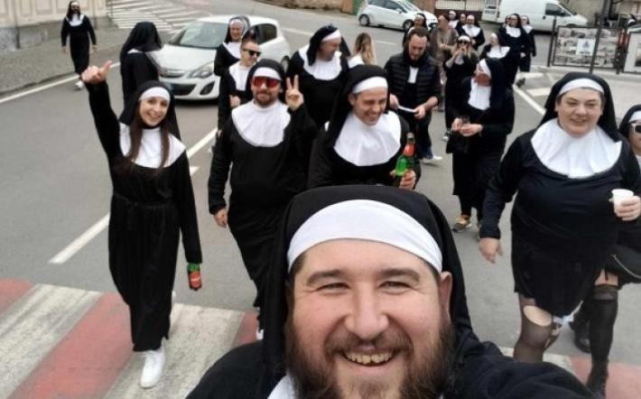Carnevale 2025: Farigliano invasa… dalle suore!