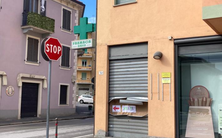 Mondovì: furti in due farmacie nella notte, i carabinieri catturano uno dei ladri dopo l’inseguimento
