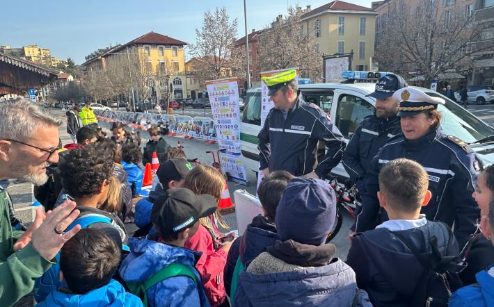 Mondovì, prove pratiche si sicurezza: in piazza Ellero con Polizia Locale, Stradale e Autostrada dei Fiori