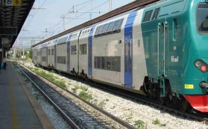 Uomo muore sui binari a Villastellone: linea Cuneo Torino via Fossano interrotta 