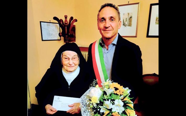 Mondovì: i 100 anni di Suor Teodora, gli auguri della città