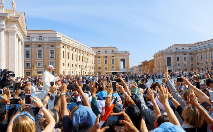 Papi santi subito: tra tradizione e concretezza