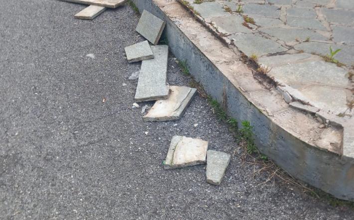Atti vandalici a San Michele: il sindaco invita i responsabili a presentarsi in Comune