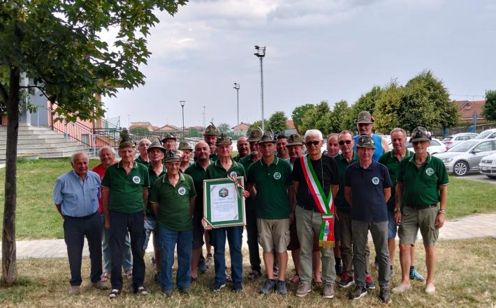Morozzo: il gruppo Alpini ha festeggiato i 90 anni di Angelo Vinai