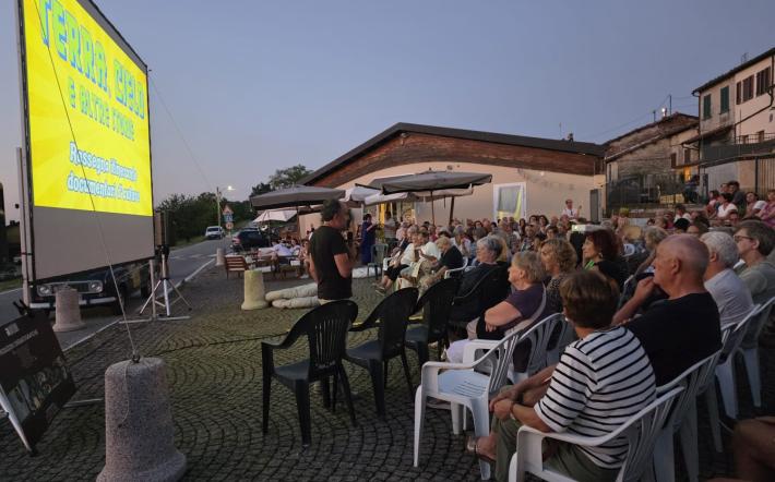 Briaglia: successo per la serata di cinema all’aperto