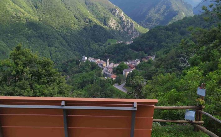 Volontari, CAI e associazione “E Kyé” puliscono i sentieri attorno a Fontane