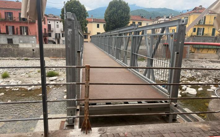 Garessio: dopo quattro anni si smantella la passerella bailey 