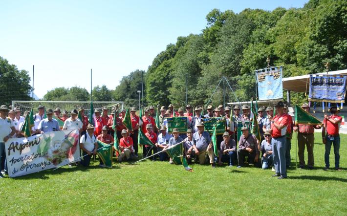 In 200 da Mondovì e Ceva alla Valle Camonica: la grande famiglia alpina si ritrova