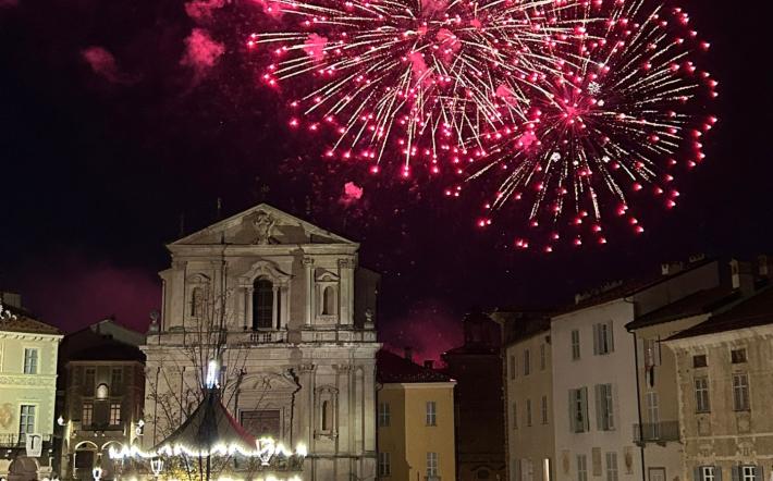 Mondovì: lo spettacolo dei Fuochi visti da piazza Maggiore e Parco Europa