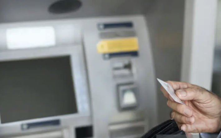 Mondovì: anziano subisce il furto del denaro mentre preleva al bancomat