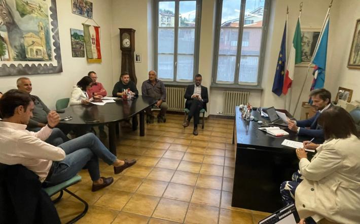 Monastero: nuovi fondi per la facciata del Municipio e l’area fitness