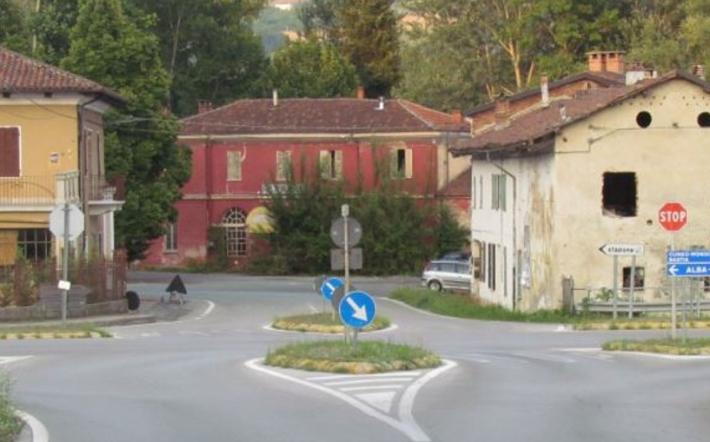 “Adotta il Verde”: Carrù affida a privati la cura di rotonde e aiuole