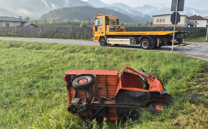 Villanova Mondovì: scontro tra mezzo pesante e Ape car