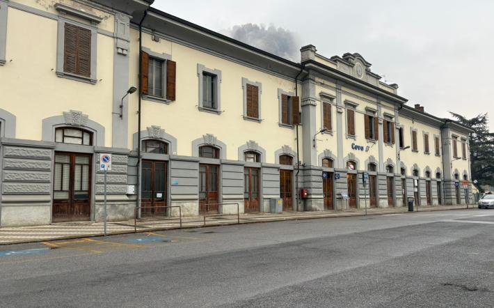 La denuncia del consigliere Marsilio: "La Stazione di Ceva in stato di semi abbandono"