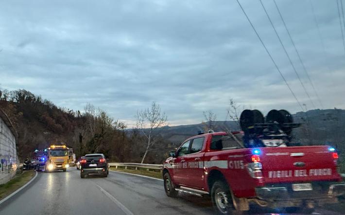 Auto fuori strada a Bastia Mondovì 