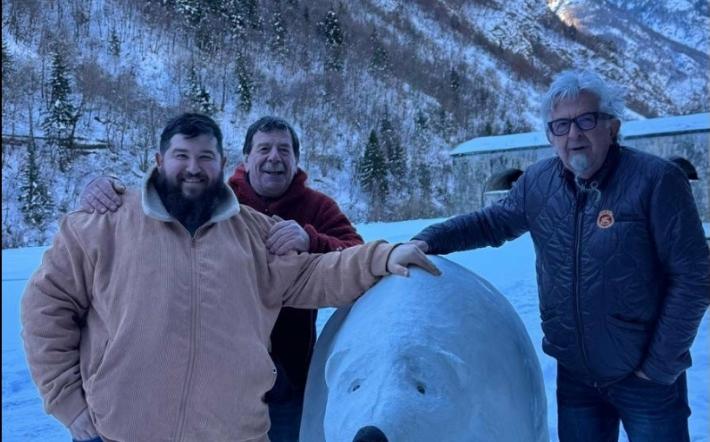 L’orso bianco dell’assessore-artista di Farigliano Andrea Bertone al Forte di Vinadio