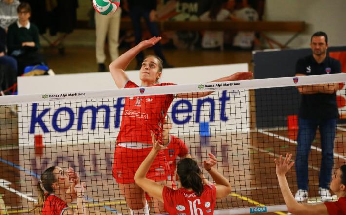 Bergese prova a sfondare il muro ducale - foto Cristiano Silvestri