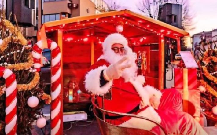 Carrù in clima natalizio: domenica mercatini, luci e flash mob con la Scala del Re