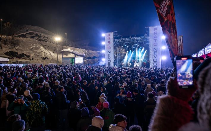 Prato Nevoso, grande successo per l’Open Season: neve perfetta e big show con Fred De Palma