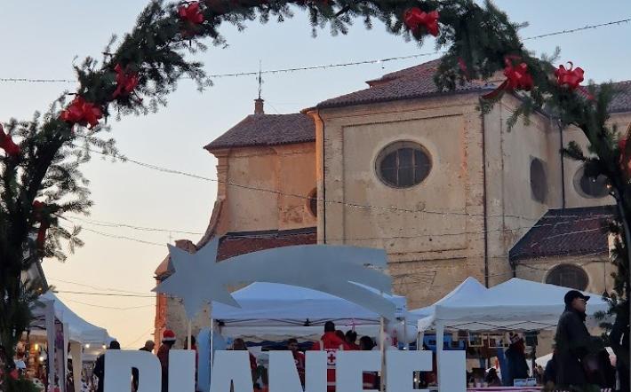 Pianfei: domenica anche le mongolfiere al Mercatino di Natale