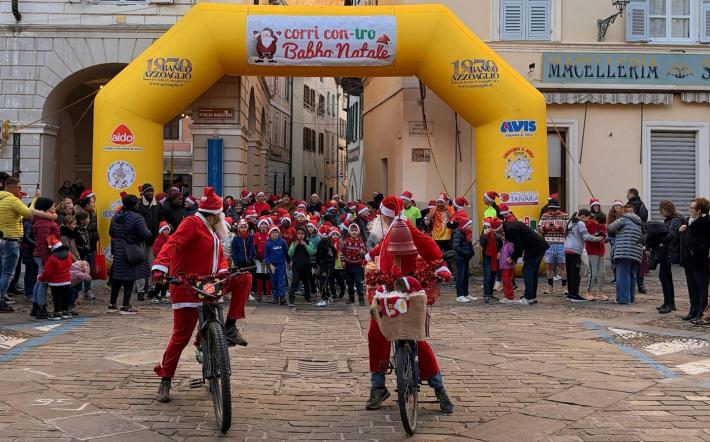 Ceva invasa dai Babbi Natale per "Corri con Babbo Natale"